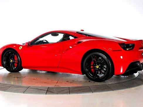 Used 2017 Ferrari 488 GTB image 7