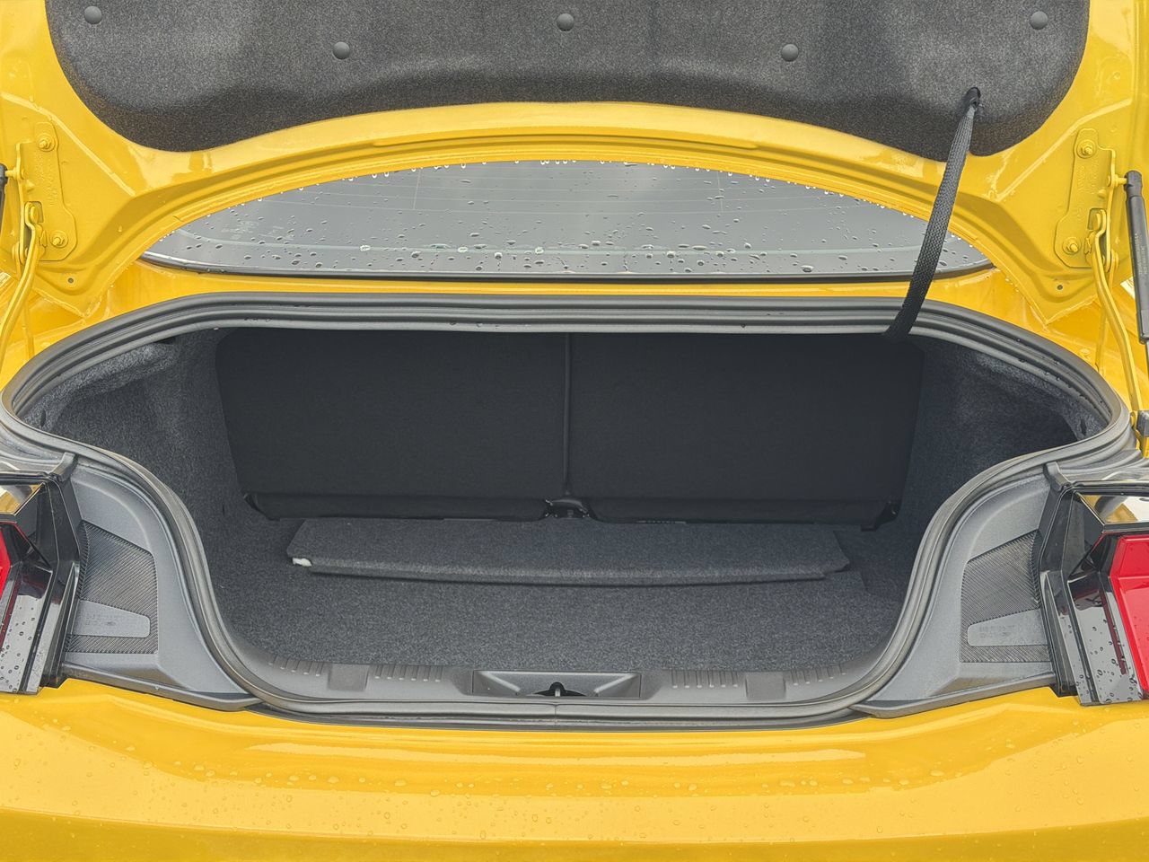 Used 2024 Ford Mustang GT RWD image 8