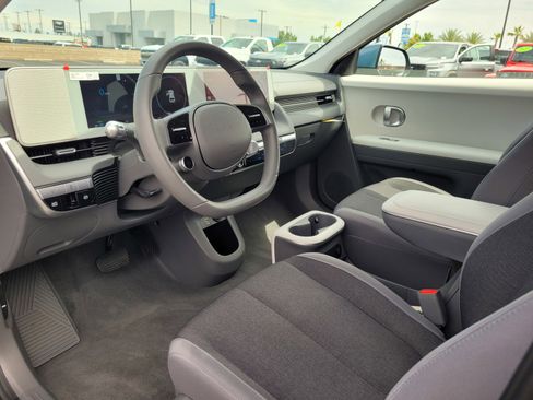 Used 2024 Hyundai Ioniq 5 SE RWD image 9