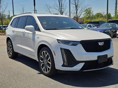 Used 2021 Cadillac XT6 Sport AWD/4WD image 3