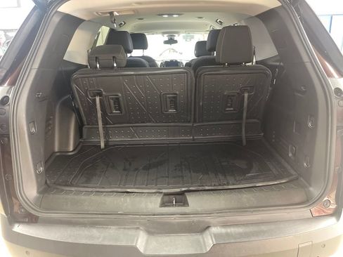 Used 2020 Chevrolet Traverse LT w/ Driver Confidence II Package AWD/4WD image 28