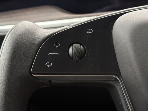 Used 2023 Tesla Model X image 70