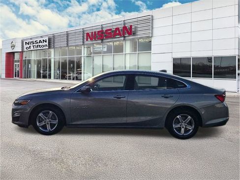 Used 2024 Chevrolet Malibu LT image 3