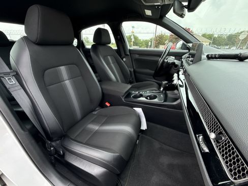 Used 2023 Honda Civic Sport image 25