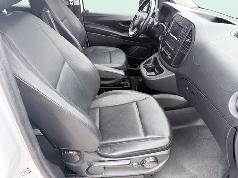 Used 2018 Mercedes-Benz Metris Passenger image 45
