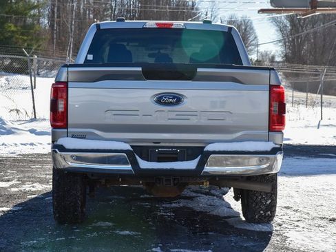 Used 2022 Ford F150 XLT w/ Trailer Tow Package image 4