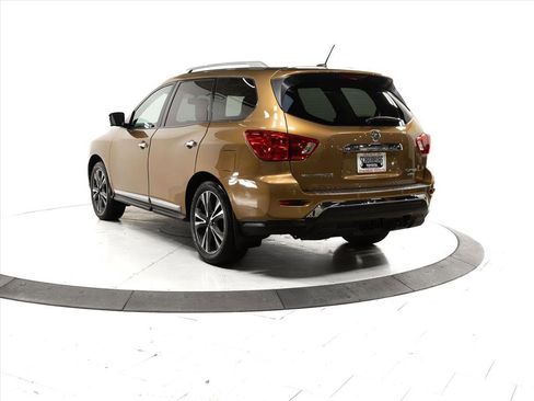 Used 2017 Nissan Pathfinder Platinum w/ Family Entertainment Package image 8