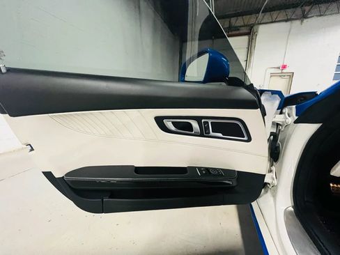 Used 2017 Mercedes-Benz AMG GT S image 17