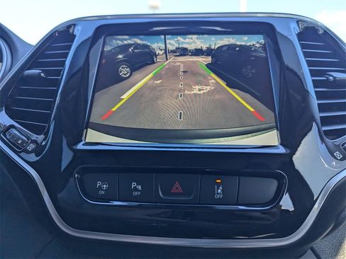 Used 2021 Jeep Cherokee Limited w/ Elite Package image 31