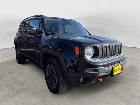 Used 2015 Jeep Renegade Trailhawk w/ Popular Equipment Group image 4