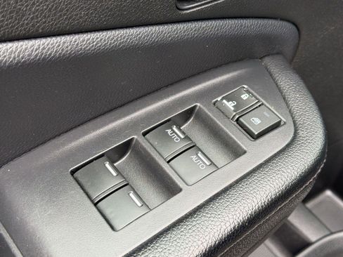 Used 2017 Honda Pilot Touring image 18
