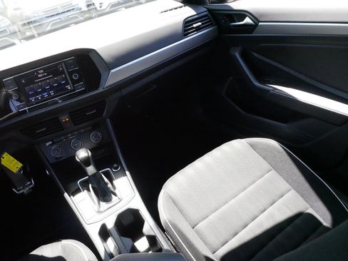 Certified 2023 Volkswagen Jetta Sport FWD image 11