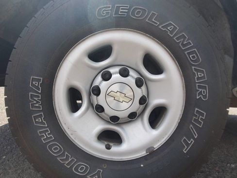 Used 2021 Chevrolet Express 2500 w/ Communications Package RWD image 23
