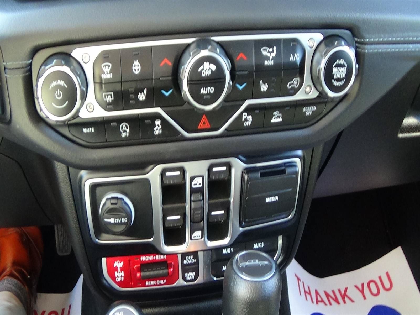 Used 2024 Jeep Gladiator Rubicon w/ Technology Group AWD/4WD image 24