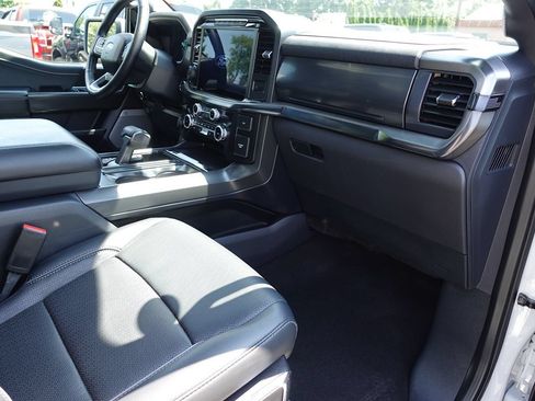 Used 2024 Ford F150 Lariat AWD/4WD image 39