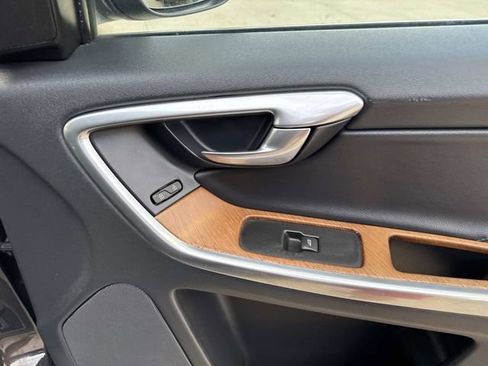 Used 2015 Volvo XC60 T6 w/ Proximity Package image 16