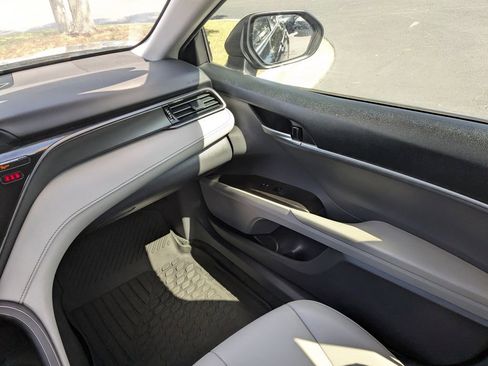 Used 2023 Toyota Camry SE FWD image 16