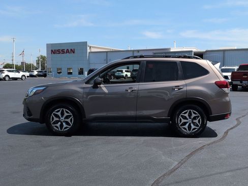 Used 2024 Subaru Forester Premium AWD/4WD image 6
