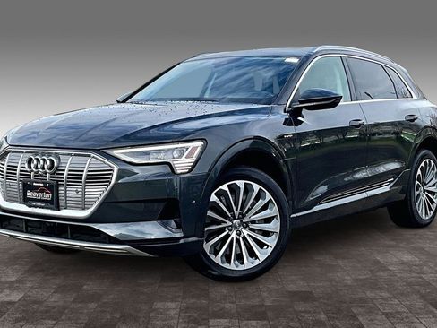 Used 2019 Audi e-tron Prestige w/ Prestige Package AWD/4WD image 2