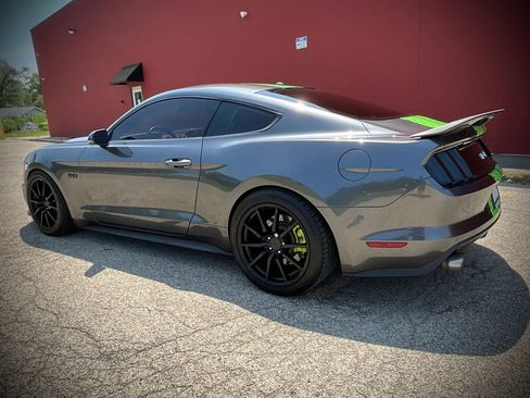 Used 2017 Ford Mustang GT Premium w/ GT Performance Package RWD image 3