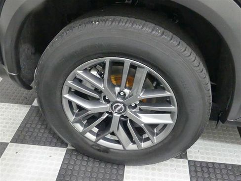 Used 2023 Nissan Rogue S FWD image 17