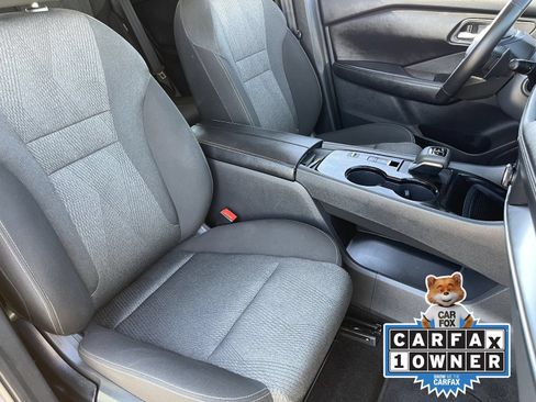 Certified 2025 Nissan Rogue SV FWD image 11