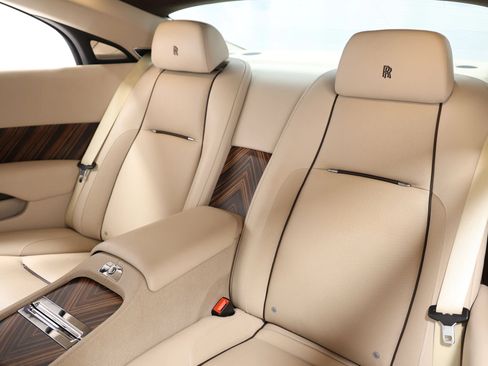Used 2015 Rolls-Royce Wraith RWD image 5