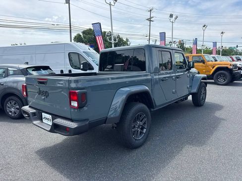 New 2026 Jeep Gladiator Sport AWD/4WD image 5