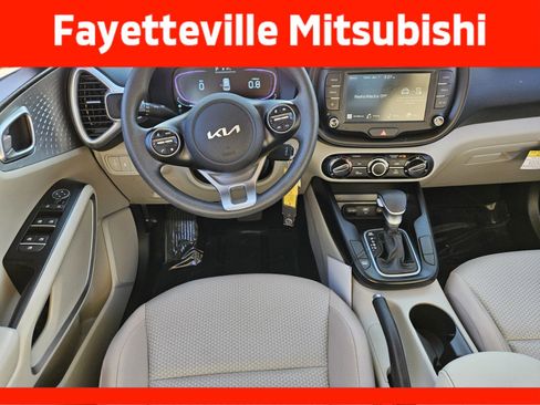 Used 2025 Kia Soul LX w/ LX Technology Package image 11