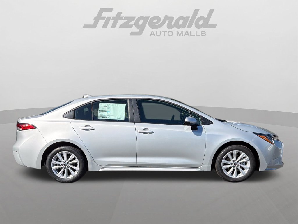 Used 2026 Toyota Corolla LE w/ LE Premium Package FWD image 9