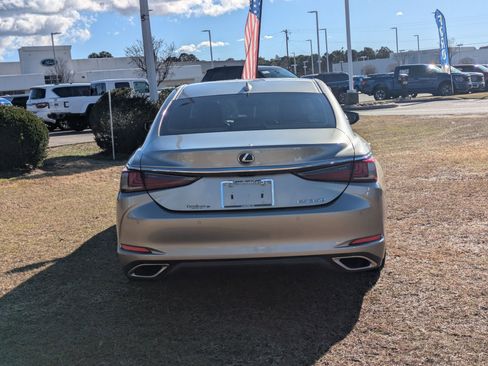 Used 2020 Lexus ES 350 w/ Premium Package image 4