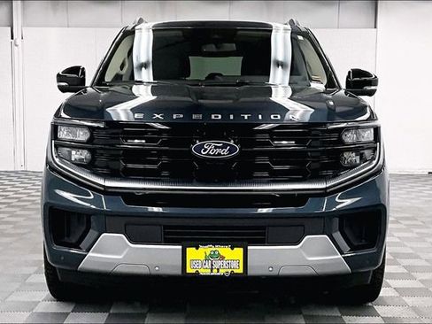 Used 2025 Ford Expedition Max Platinum w/ Platinum Ultimate Package AWD/4WD image 4