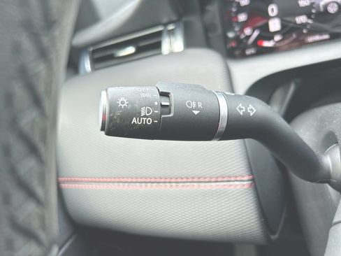 Used 2023 Land Rover Discovery Sport SE R-Dynamic AWD/4WD image 21