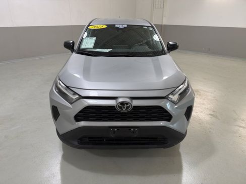 Used 2025 Toyota RAV4 LE AWD/4WD image 3