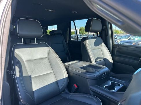 Used 2023 GMC Yukon SLT image 36