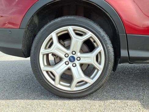 Used 2019 Ford Escape Titanium image 19