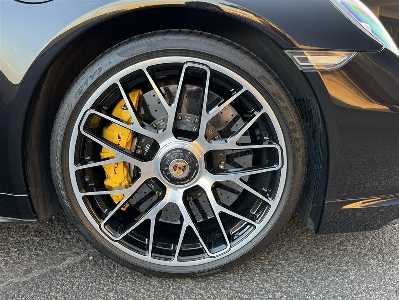 Used 2015 Porsche 911 Turbo S w/ High-end Infotainment Package AWD/4WD image 39