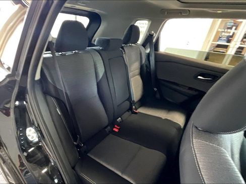 Used 2021 Nissan Rogue SV FWD image 15