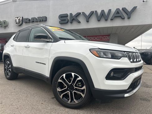 Used 2022 Jeep Compass Limited image 1