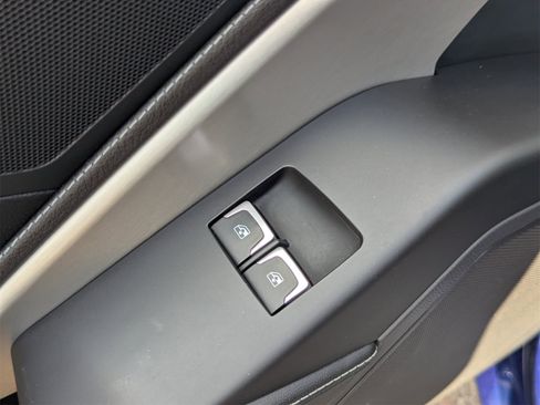 Used 2017 Chevrolet Corvette Stingray Coupe w/ 1LT image 17