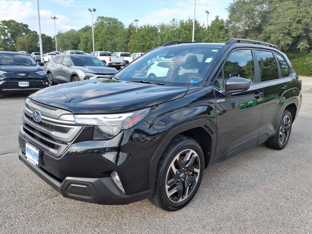 Used 2025 Subaru Forester Premium AWD/4WD image 8