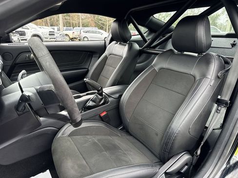 Used 2018 Ford Mustang Shelby GT350 w/ Convenience Package image 11