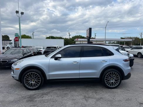 Used 2019 Porsche Cayenne AWD/4WD image 2