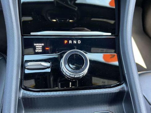 Used 2025 Jeep Grand Cherokee L Limited image 23