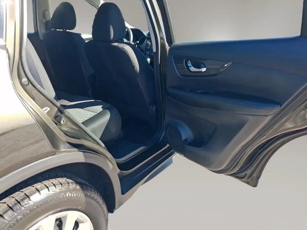 Used 2017 Nissan Rogue S AWD/4WD image 34