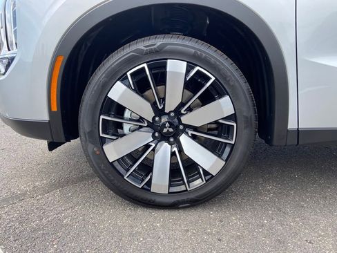 New 2026 Mitsubishi Outlander SE AWD/4WD image 9