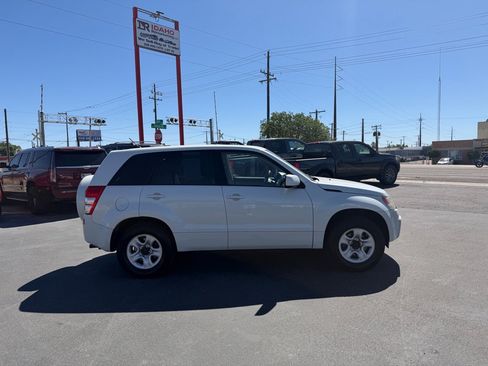 Used 2012 Suzuki Grand Vitara Premium AWD/4WD image 6