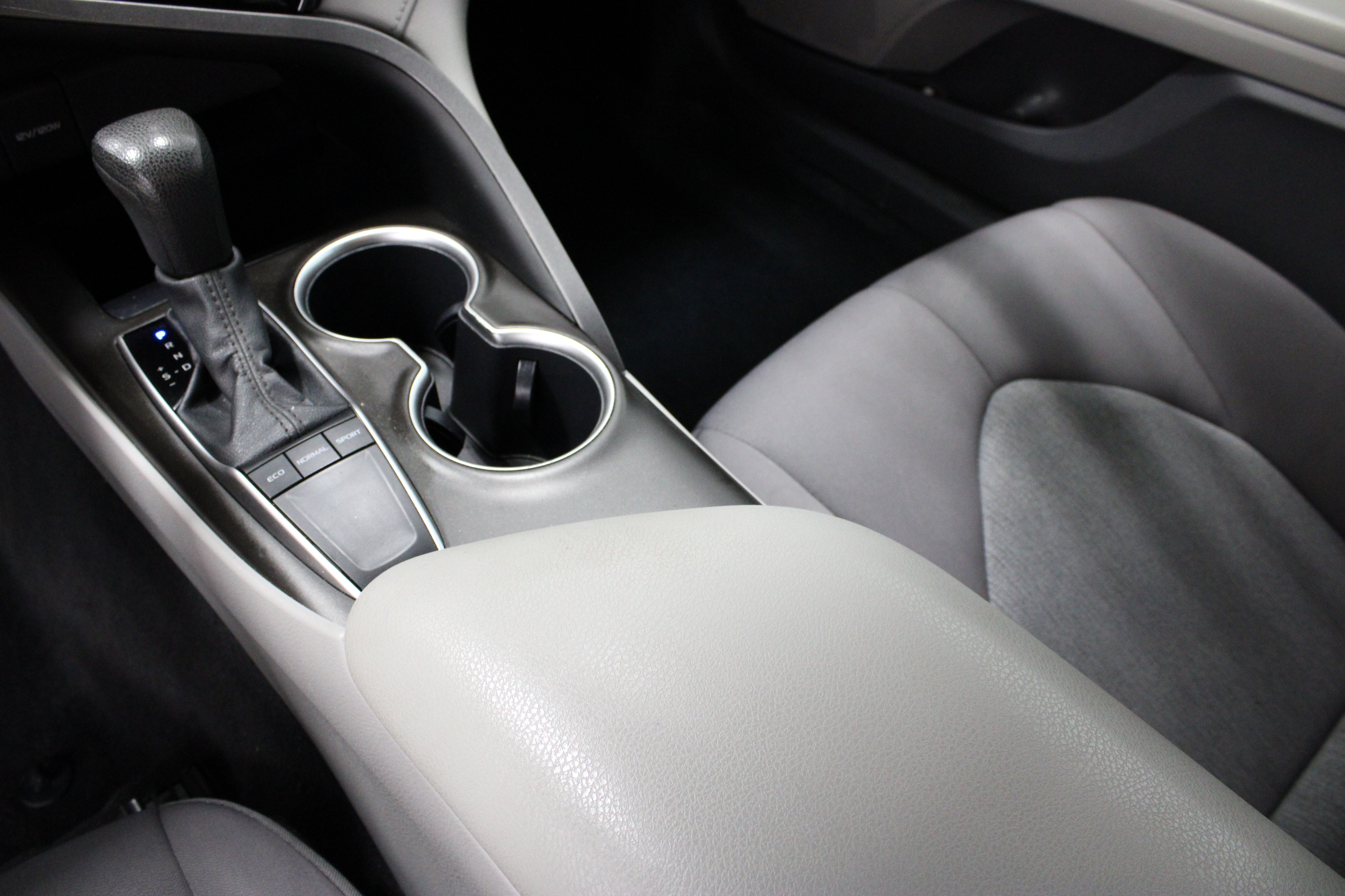 Used 2022 Toyota Camry LE FWD image 17