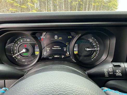 Used 2025 Jeep Wrangler Unlimited Rubicon 4xe w/ Safety Group image 29