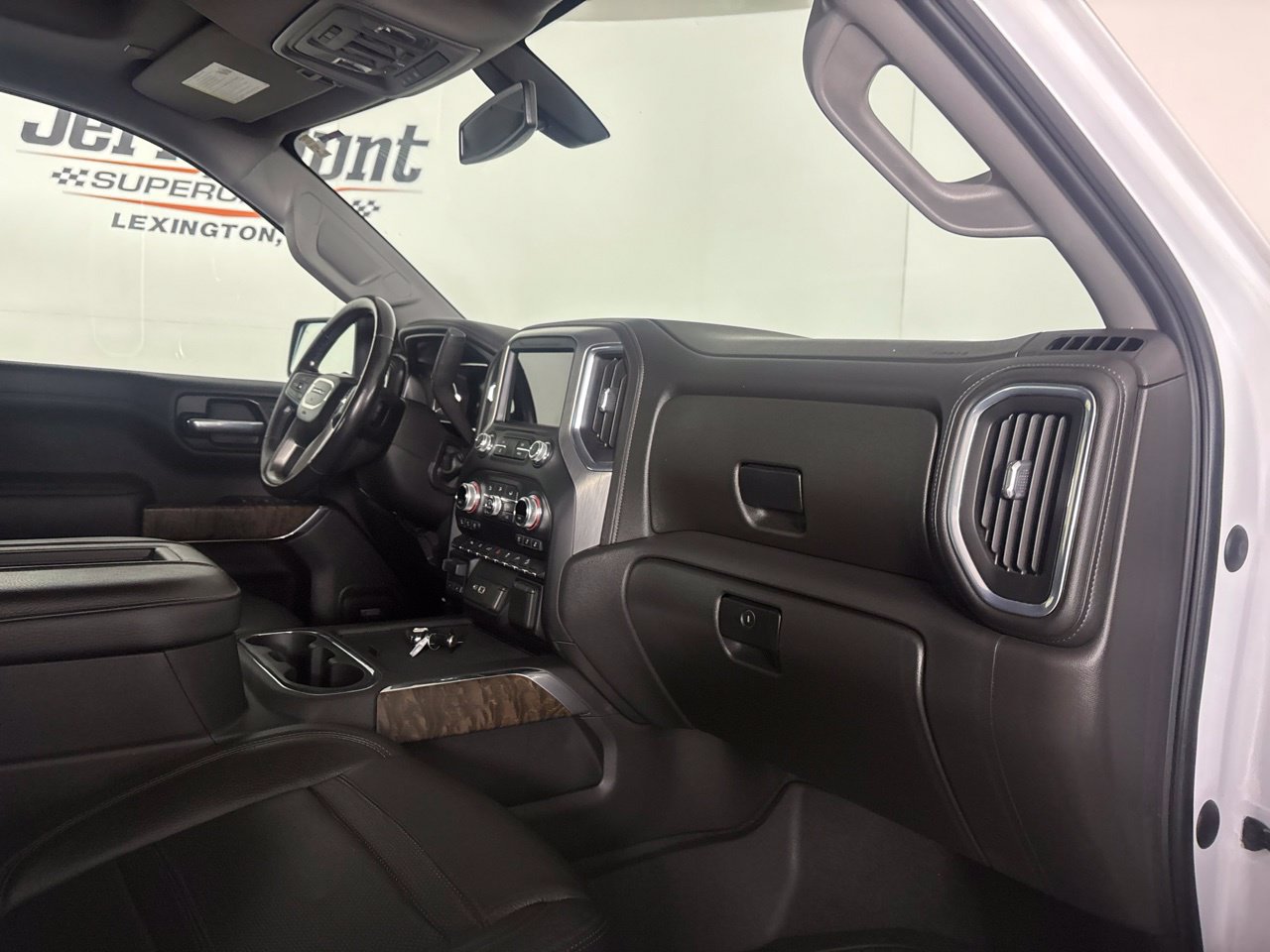 Used 2021 GMC Sierra 1500 Denali AWD/4WD image 36